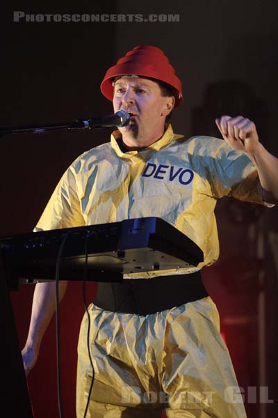 DEVO - 2008-06-03 - PARIS - Espace Charlie Parker - Grande Halle - 